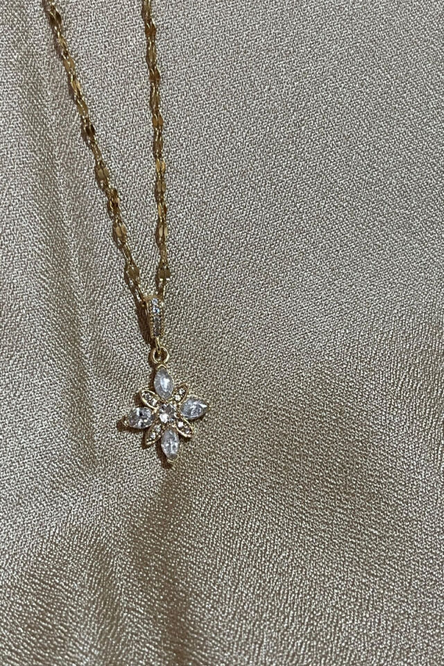 Çiçek Figürlü Zirkon Taşlı Çelik Kolye