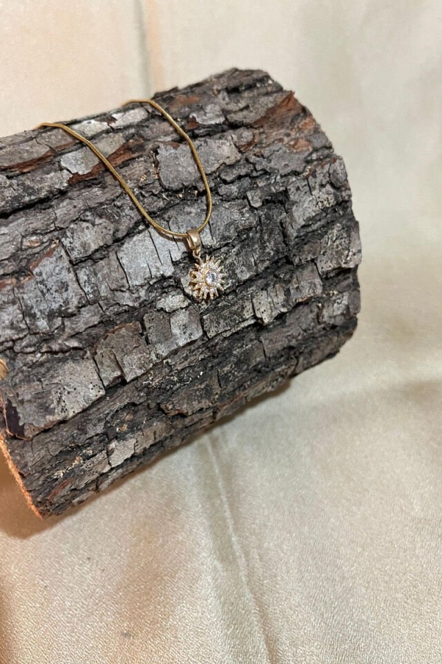 Güneş Figürlü Zirkon Taşlı Şık Çelik Kolye