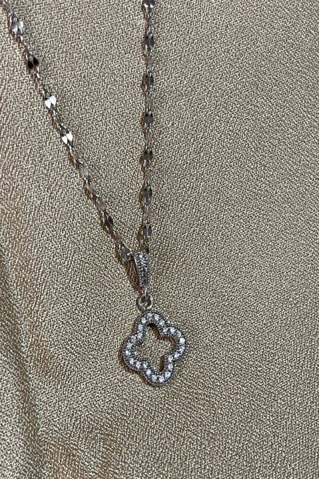 Yonca Model Zirkon Taşlı Şık Çelik Kolye